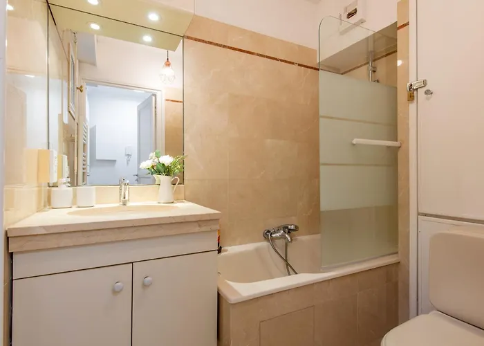 Geranimus Charost Appartement Versailles